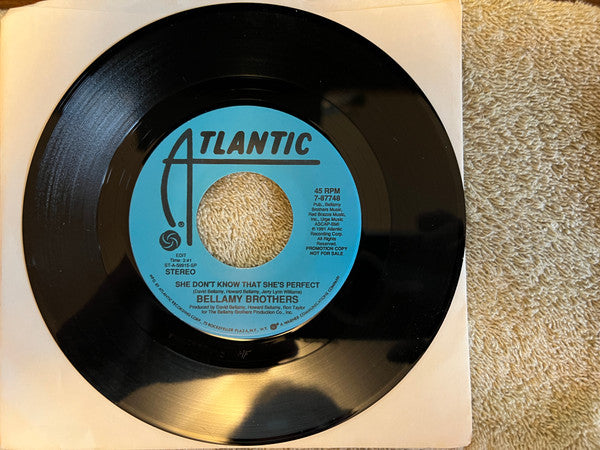 Bellamy Brothers : She Don't Know That She's Perfect  (7", Single, Promo)