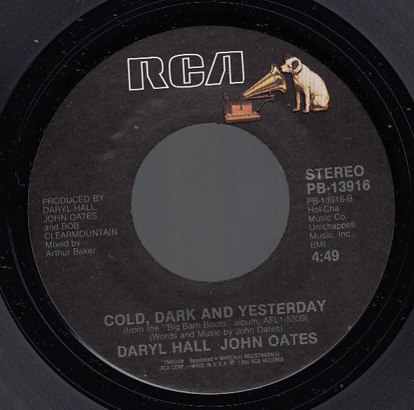 Daryl Hall John Oates* : Out Of Touch b/w Cold, Dark And Yesterday (7", Single, Styrene, Ind)