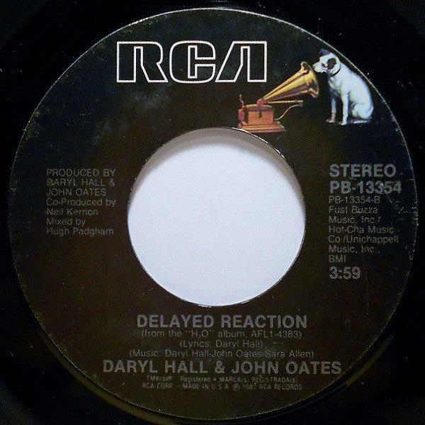 Daryl Hall + John Oates* : Maneater (7", Single, Styrene, Ind)