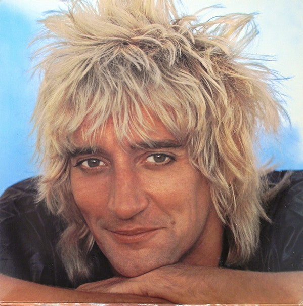 Rock Gallery ✨ | Rod Stewart during a photo session in