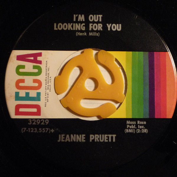 Jeanne Pruett : Love Me / I'm Looking Out For You (7", Single)