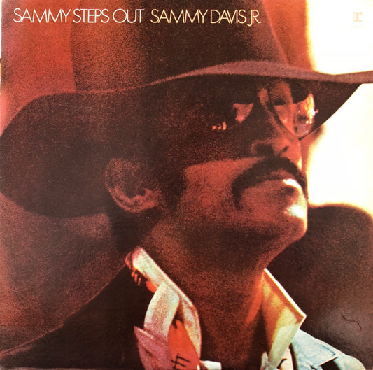 Sammy Davis Jr. : Sammy Steps Out (LP, Album)